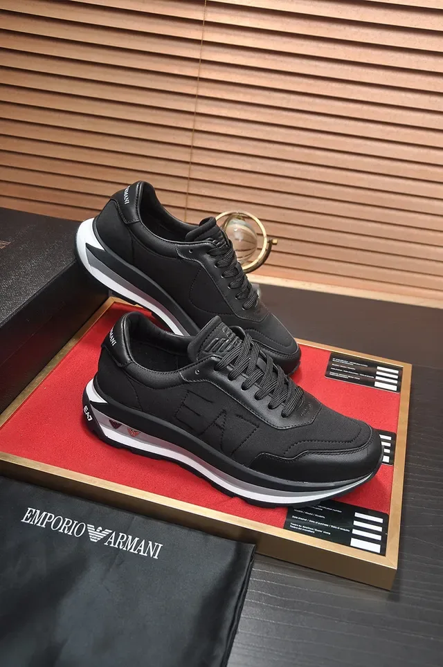 Emporio Armani Chaussures Lifestyle Noires et Grises en Cuir et Synthétique avec Logo d'Aigle Embossé 5
