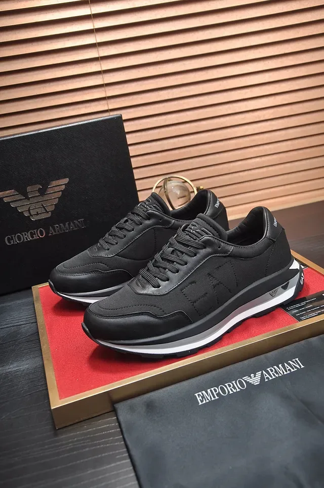 Emporio Armani Chaussures Lifestyle Noires et Grises en Cuir et Synthétique avec Logo d'Aigle Embossé 7