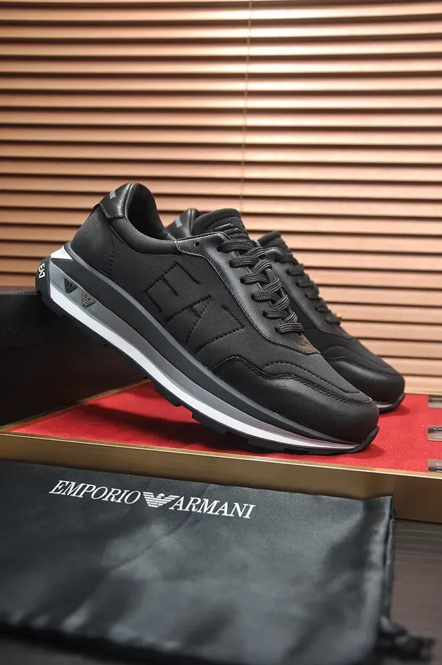 Emporio Armani Chaussures Lifestyle Noires et Grises en Cuir et Synthétique avec Logo d'Aigle Embossé 8