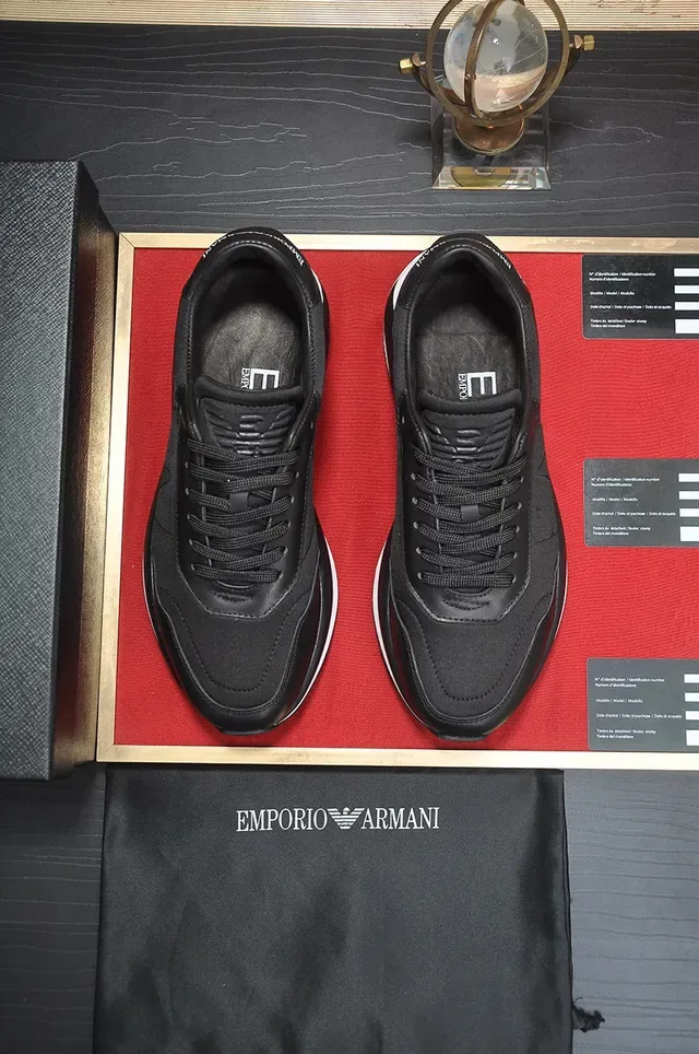 Emporio Armani Chaussures Lifestyle Noires et Grises en Cuir et Synthétique avec Logo d'Aigle Embossé 9