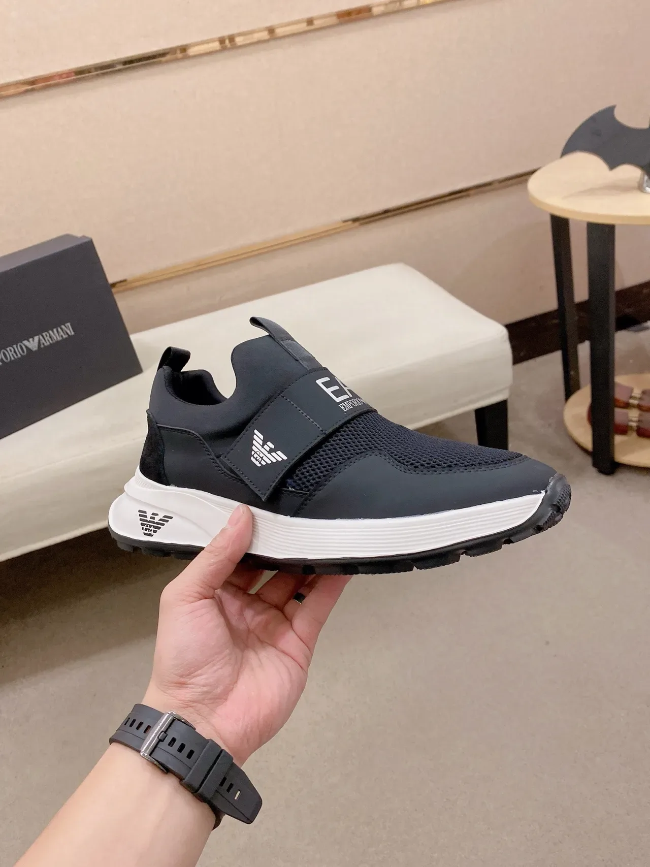 Emporio Armani Noir Blanc Slip-On Maille et Synthétique Supérieur Sneakers Lifestyle 4