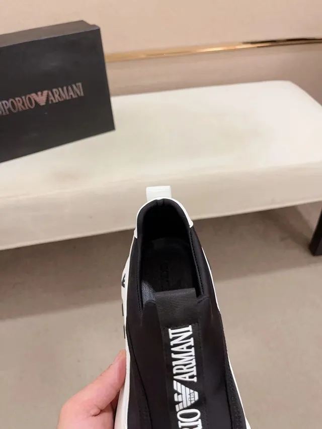 Emporio Armani Tênis pretos e brancos slip-on com painéis chunky 6
