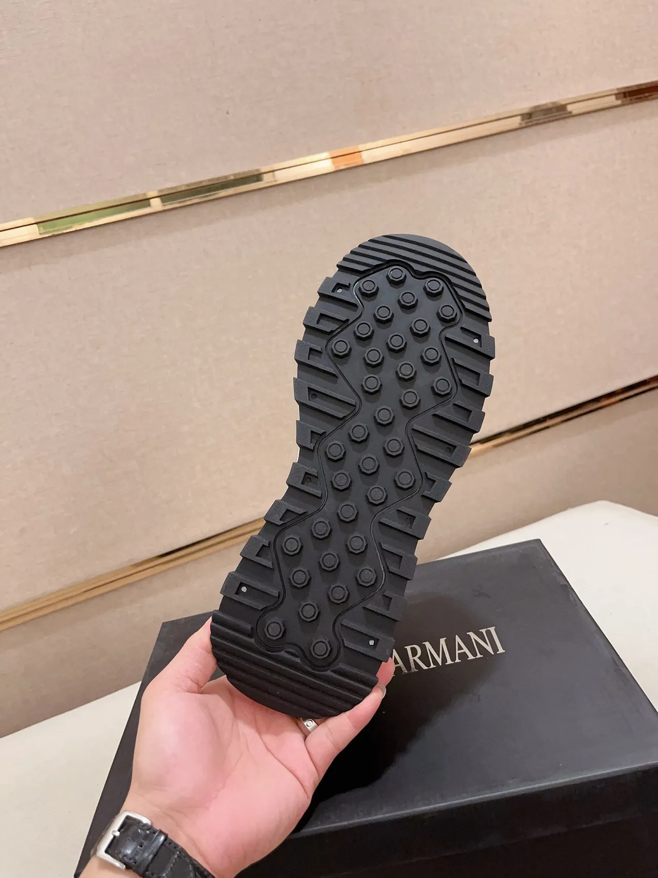Emporio Armani Tênis pretos e brancos slip-on com painéis chunky 9