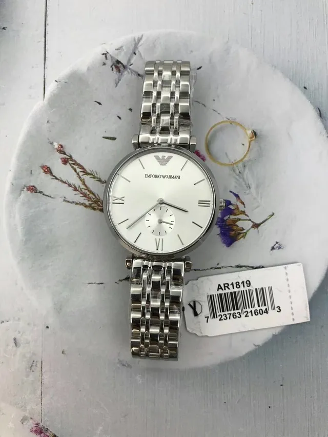 Emporio Armani Montre Classique Argent Blanc Cadran Rond en Quartz 6