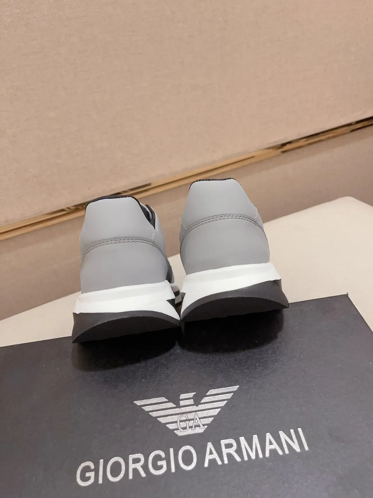 Emporio Armani رمادي أسود شبكي وصناعي علوي متعدد الطبقات تناقض قاعدة حذاء رياضي 8