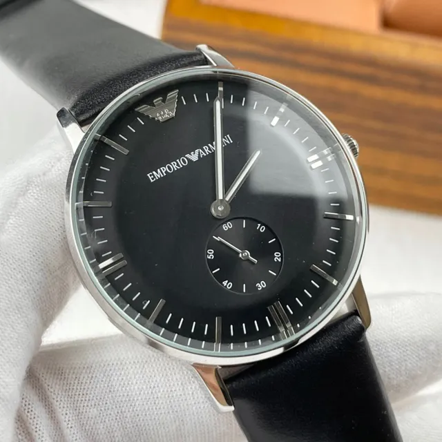 Emporio Armani Montre Minimaliste à Cadran Noir et Ton Argenté en Quartz 2