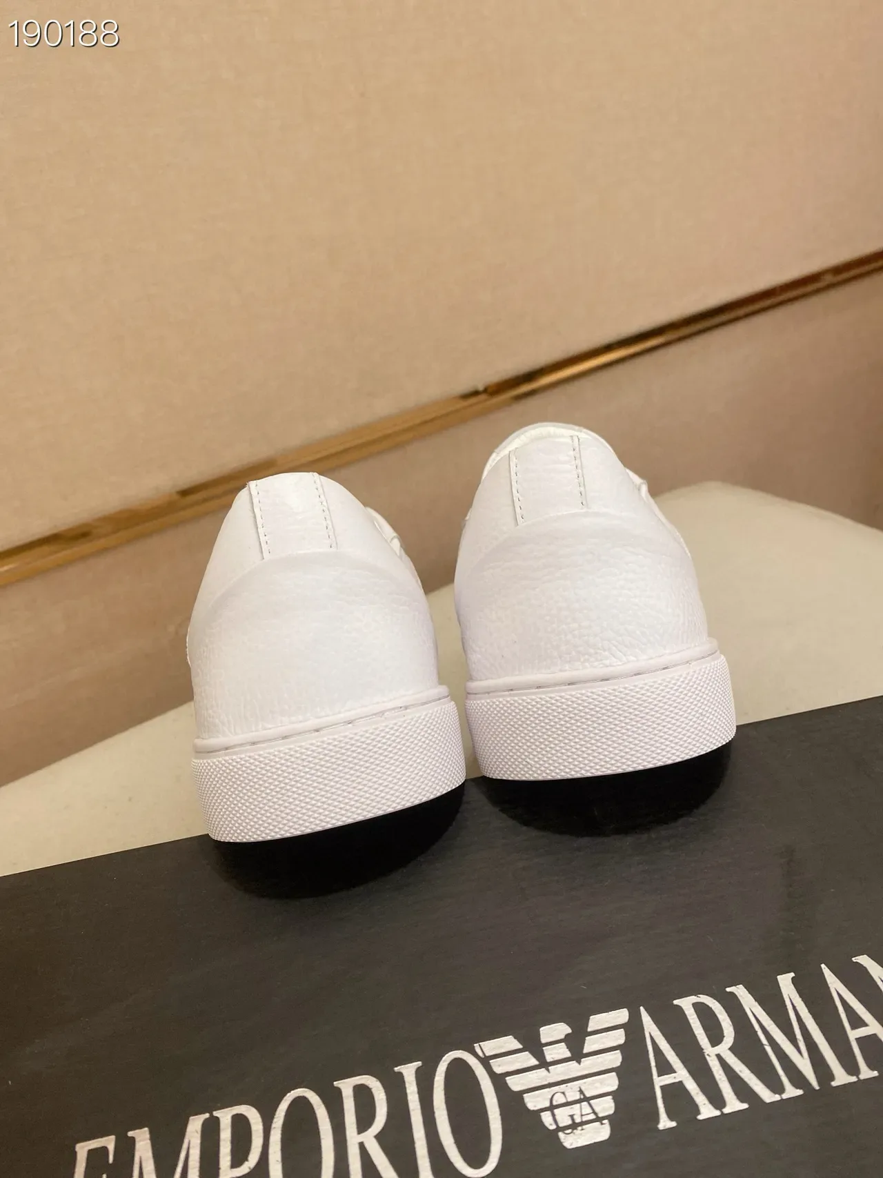 Emporio Armani Sneakers Lifestyle en Cuir Texturisé Blanc avec Logo d'Aigle 2
