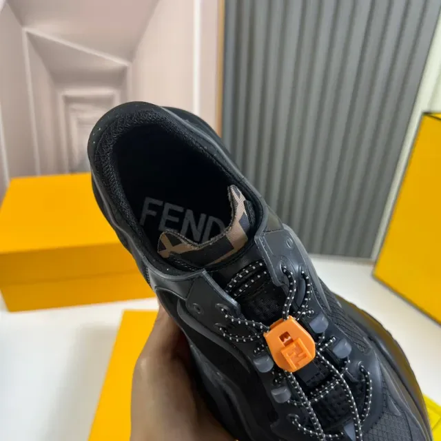 Fendi Tênis Chunky Pretos e Laranja Meia Sola Sculptada Mesh e Overlays Sintéticos 3