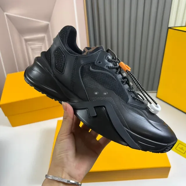Fendi Tênis Chunky Pretos e Laranja Meia Sola Sculptada Mesh e Overlays Sintéticos 4