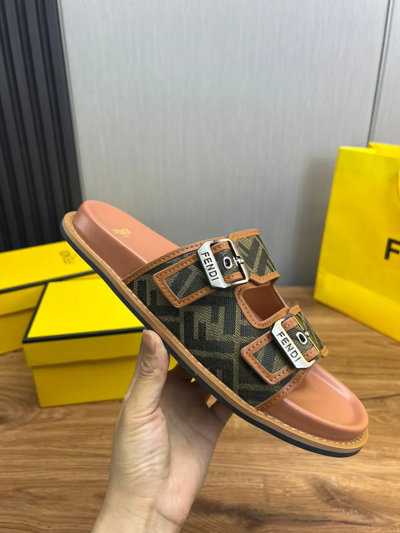 Fendi Sandales Casual Marron Beige Double Sangle Boucle 6