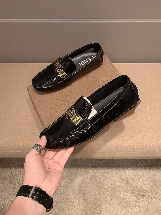 Fendi FF Loafer Preto Dourado Couro Verniz Brilhante Alça Monograma Loafer 7