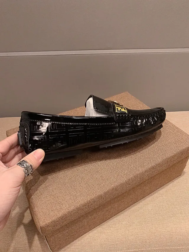 Fendi FF Loafer Preto Dourado Couro Verniz Brilhante Alça Monograma Loafer 8