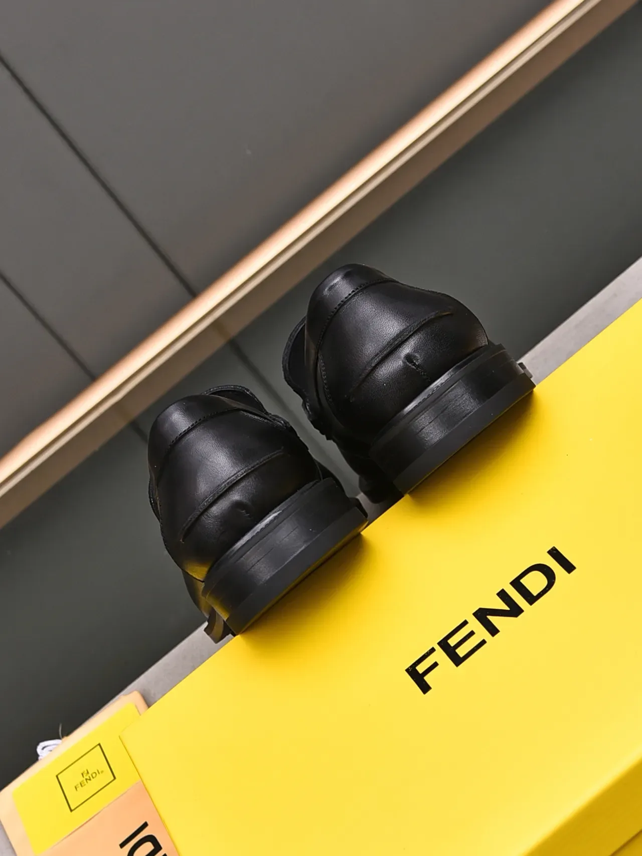 Fendi FF Loafer Preto Branco Couro Monogram Mesh Vamp Loafer 3