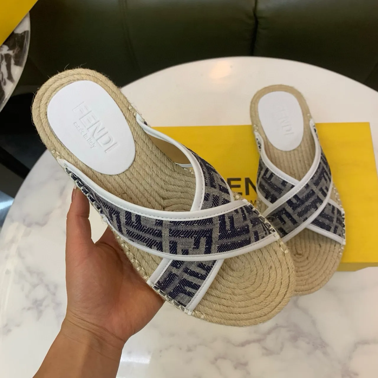 Fendi FF Monogram Espadrilles Navy Beige semelle à brides croisées 5