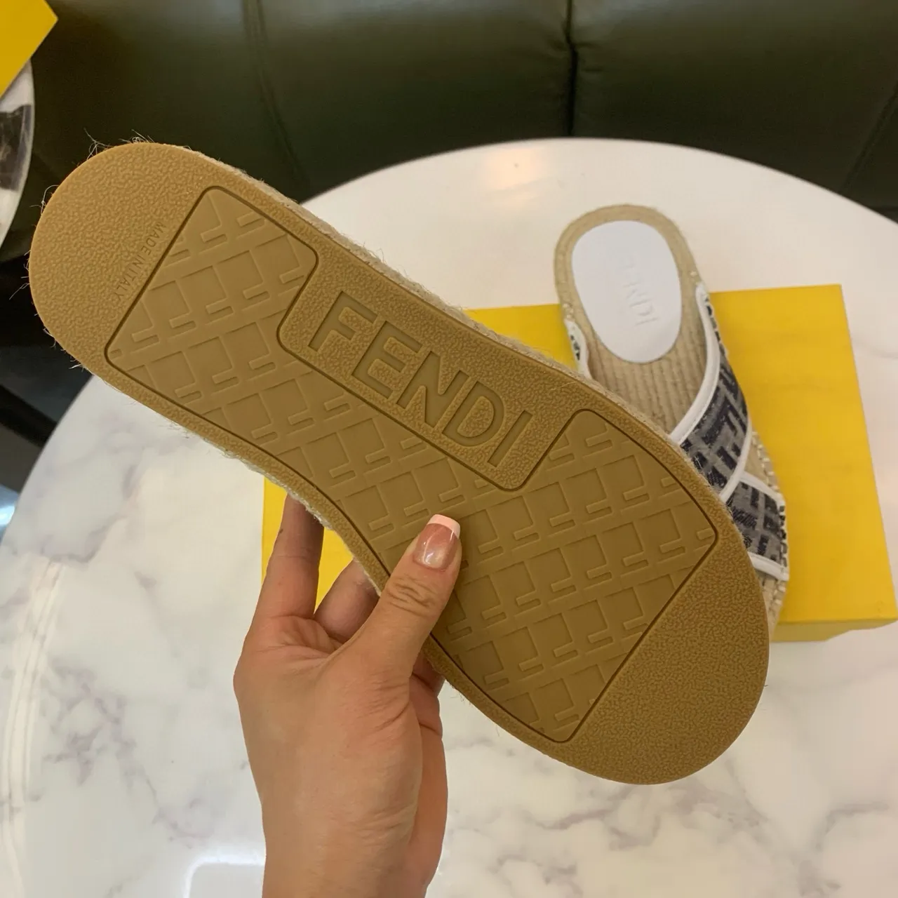 Fendi FF Monogram Espadrilles Navy Beige semelle à brides croisées 8