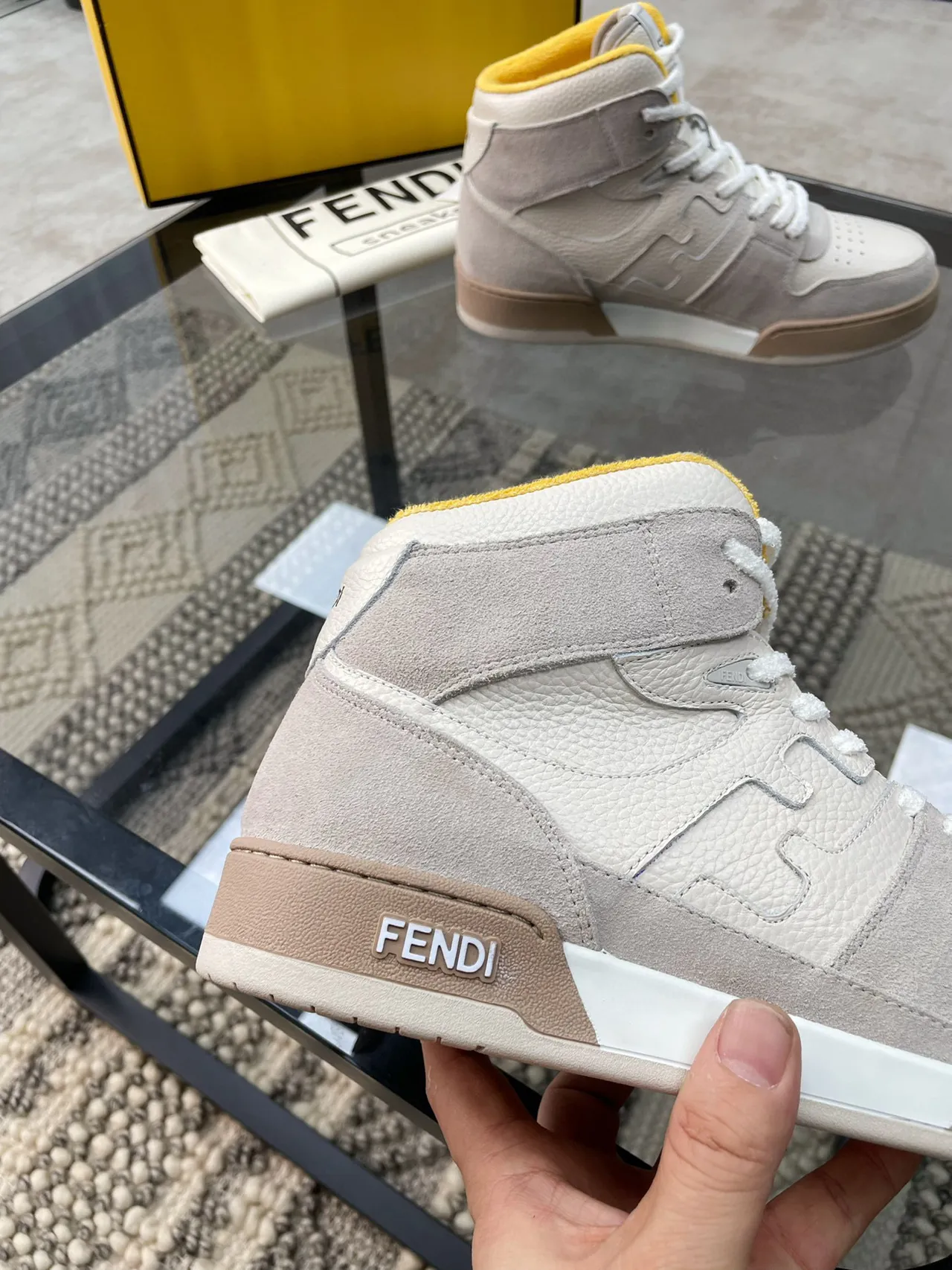 Fendi First Chaussures lifestyle gris-jaune à tige haute en matériau mixte 4