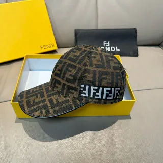 ফেন্ডি মোনোগ্রাম FF লোগো বেসবল ক্যাপ