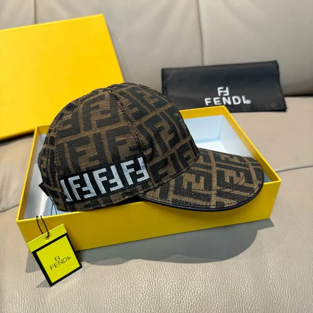 ফেন্ডি মোনোগ্রাম FF লোগো বেসবল ক্যাপ 5