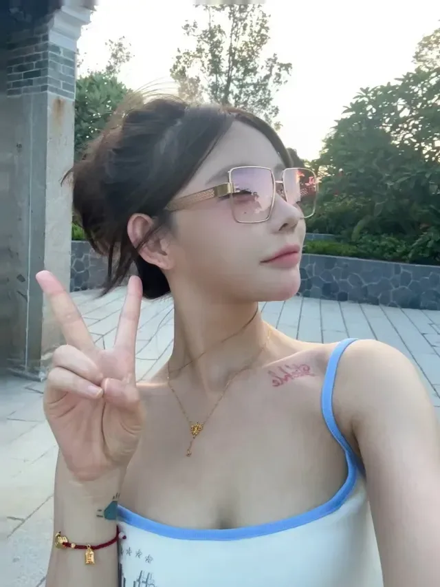 Fendi Square Frame Gradient Gray Sunglasses 7