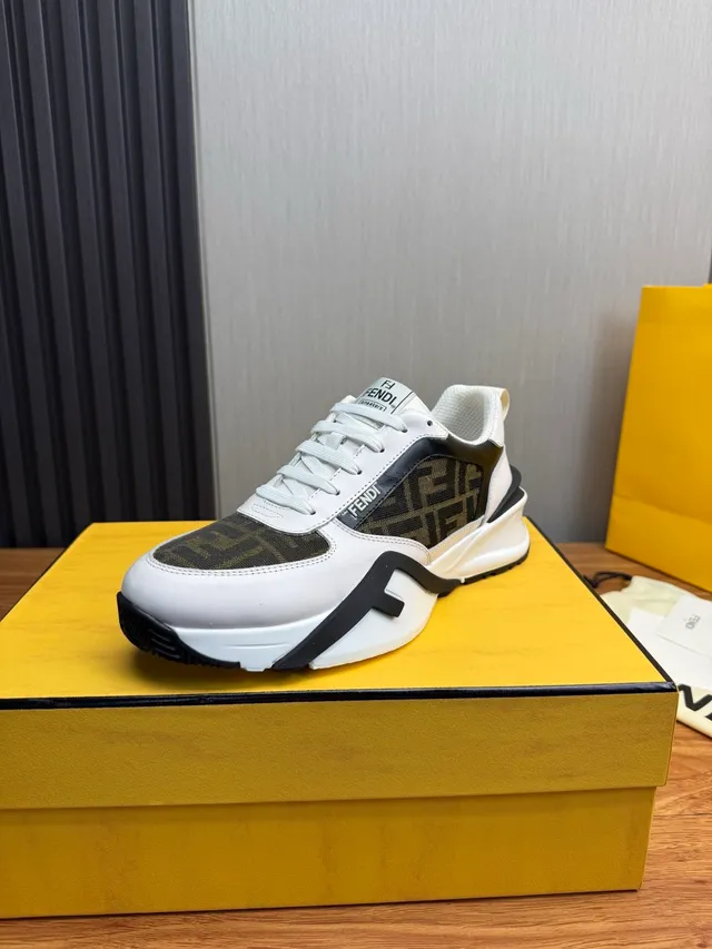 Fendi Blanc Noir Semelle Sculptée Panneaux de Textile Monogramme Sneakers Chunky 3