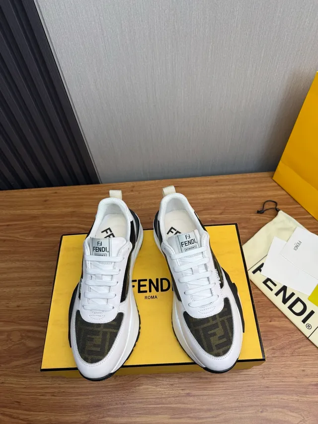 Fendi Blanc Noir Semelle Sculptée Panneaux de Textile Monogramme Sneakers Chunky 4