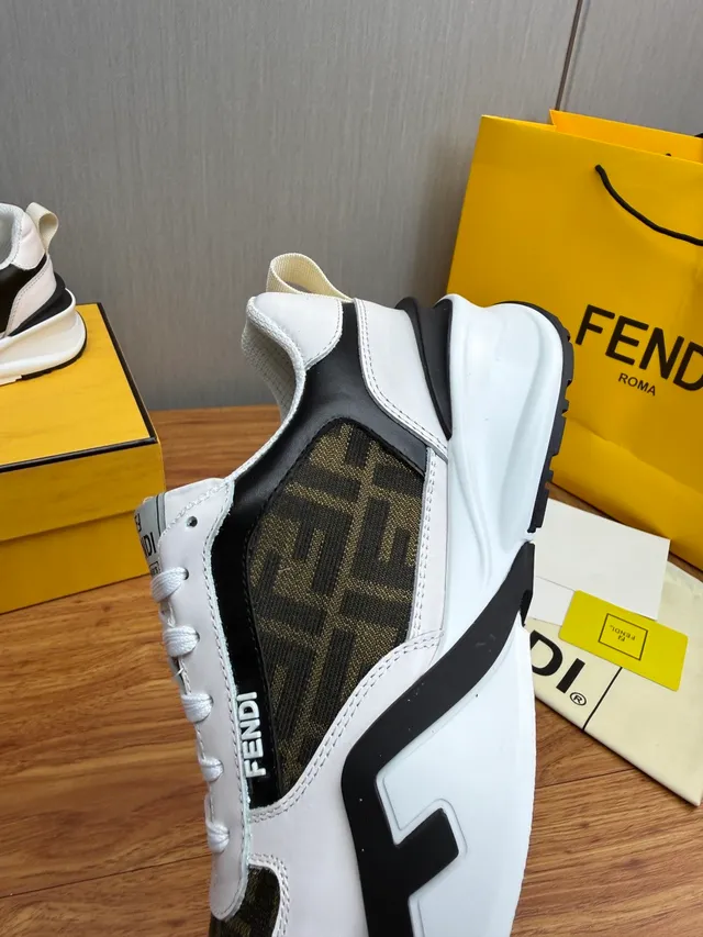 Fendi Blanc Noir Semelle Sculptée Panneaux de Textile Monogramme Sneakers Chunky 11