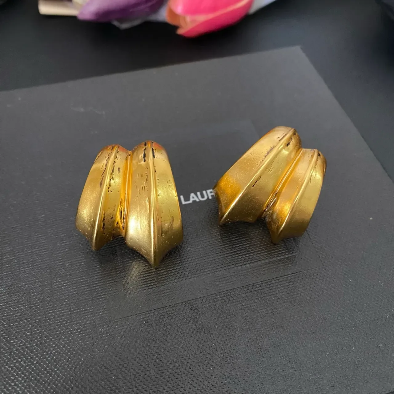 Antique Gold Ribbed Sculpted Earrings 4