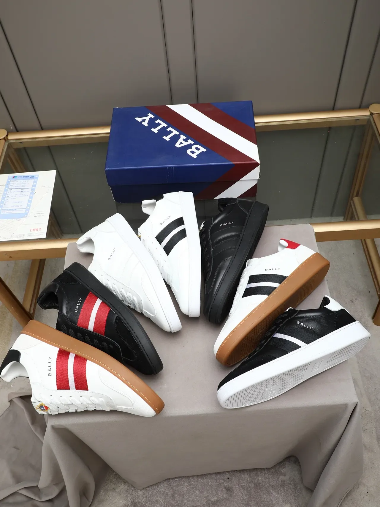 BALLY أسود وأبيض جلد و سويد شريط جانبي سنيكرز أسلوب حياة 2