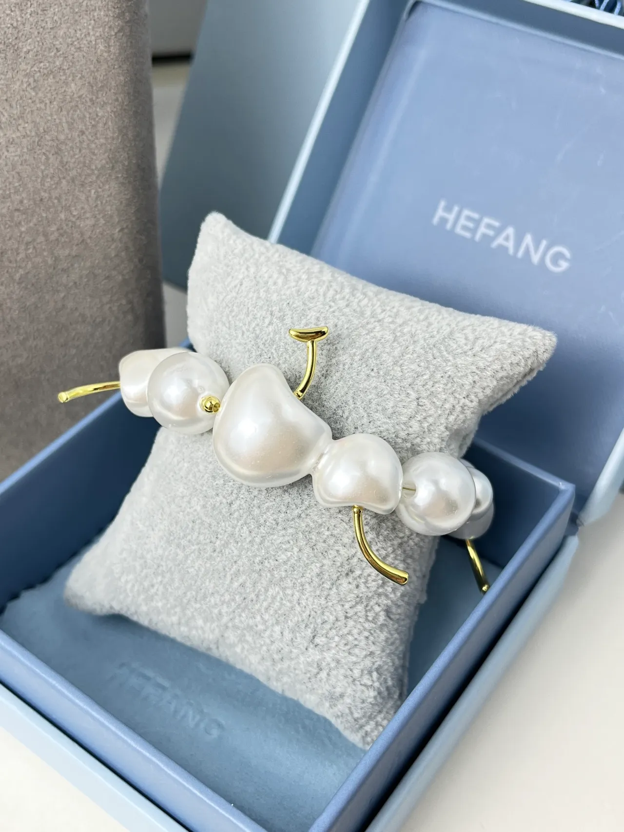 Baroque Pearl and Gold-Tone Asymmetrical Necklace 8