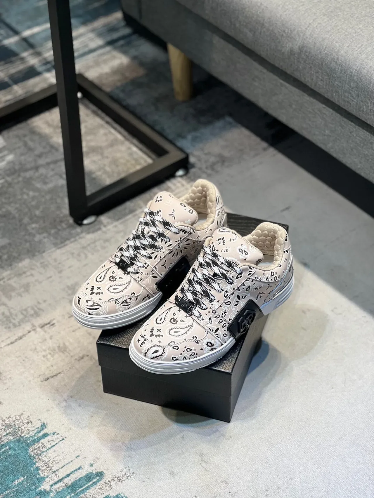 Beige Bandana-Print Quilted Collar Platform Lifestyle Sneakers 5