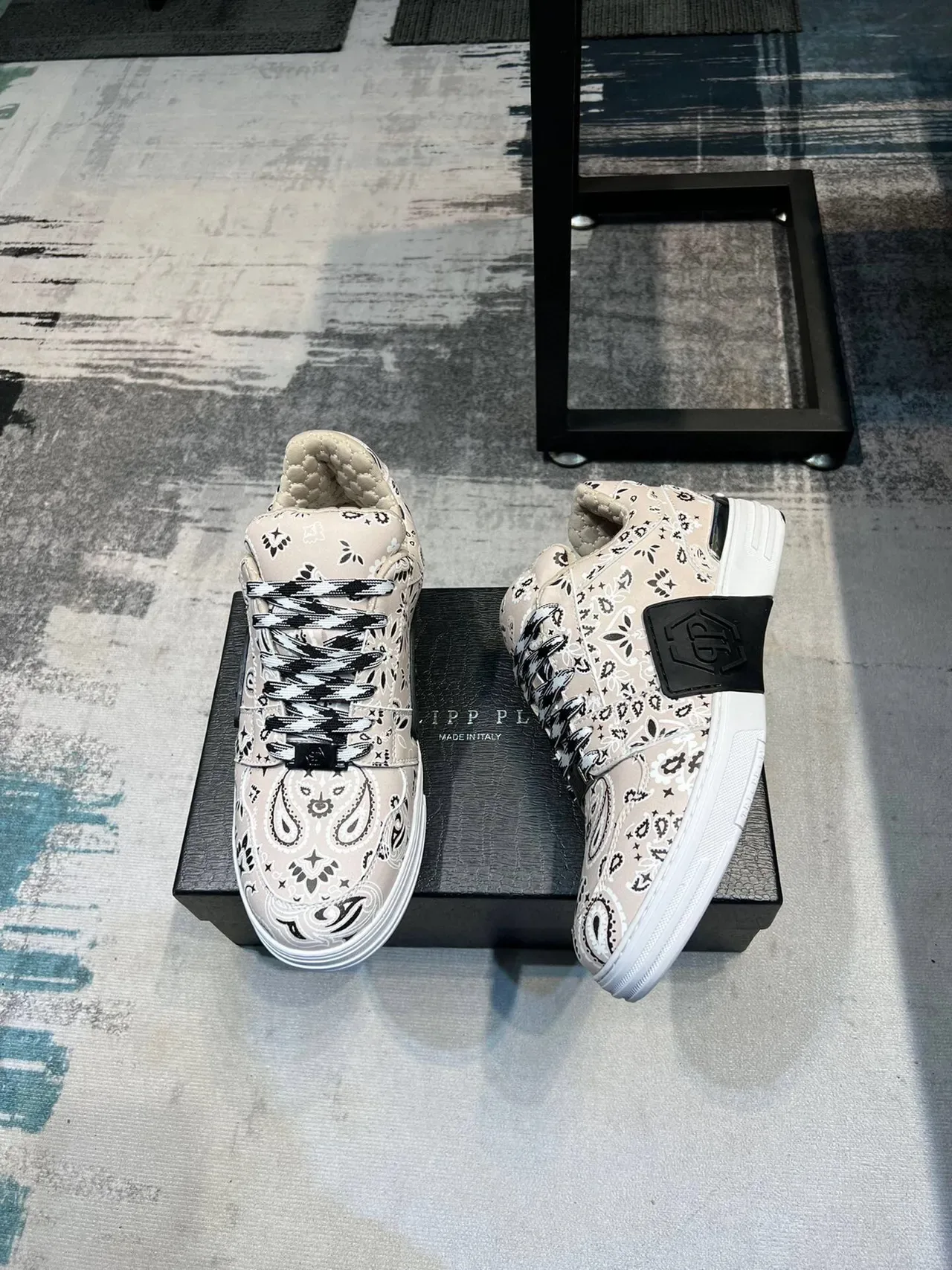 Beige Bandana-Print Quilted Collar Platform Lifestyle Sneakers 7
