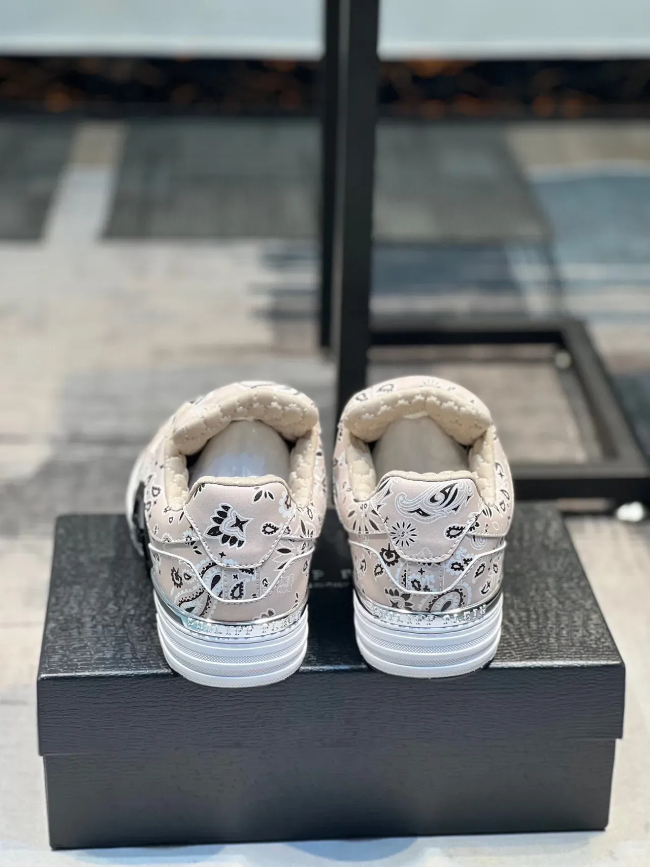 Beige Bandana-Print Quilted Collar Platform Lifestyle Sneakers 9