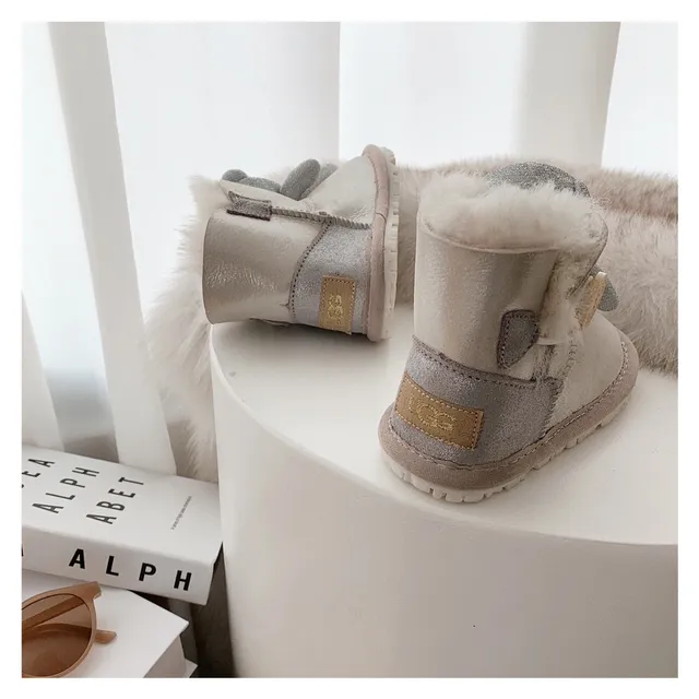 Botas de nieve beige gris forradas de peluche con charm de oso de peluche 5