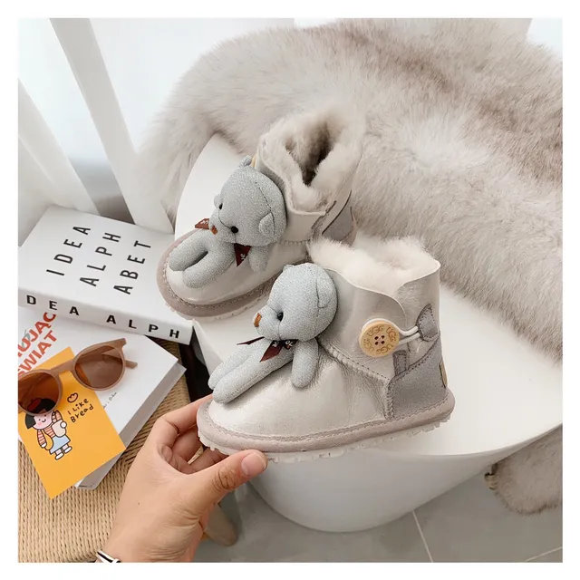 Botas de nieve beige gris forradas de peluche con charm de oso de peluche 6