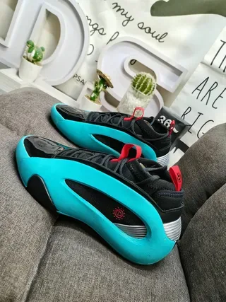 Black and Cyan Sculpted Midsole Lifestyle Sneakers 7