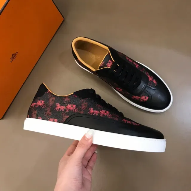 Black and Red Carriage Print Low-Top Lifestyle Sneaker 6