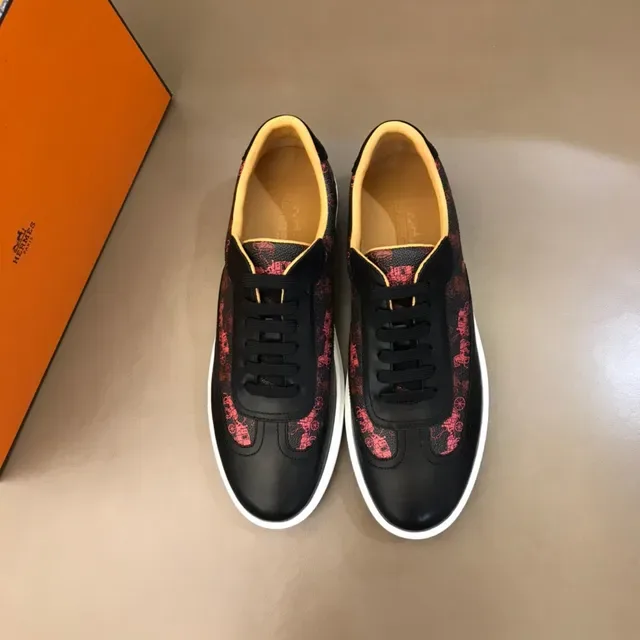 Black and Red Carriage Print Low-Top Lifestyle Sneaker 9