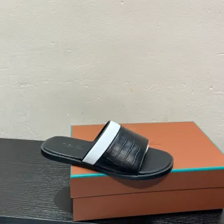 काला और सफेद Croc-Embossed Strap Slipper