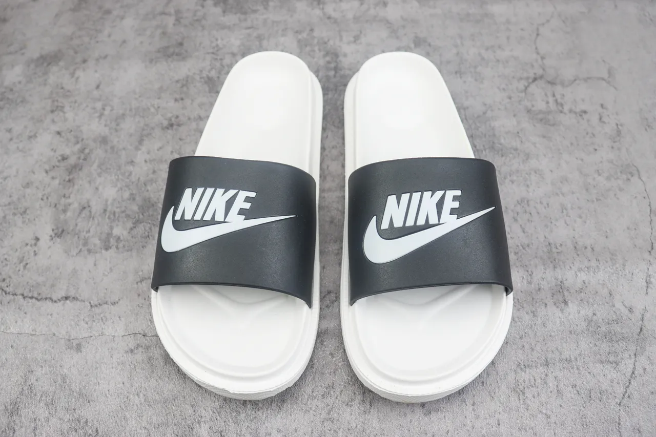 Black and White Molded Sole Slide Slipper 2