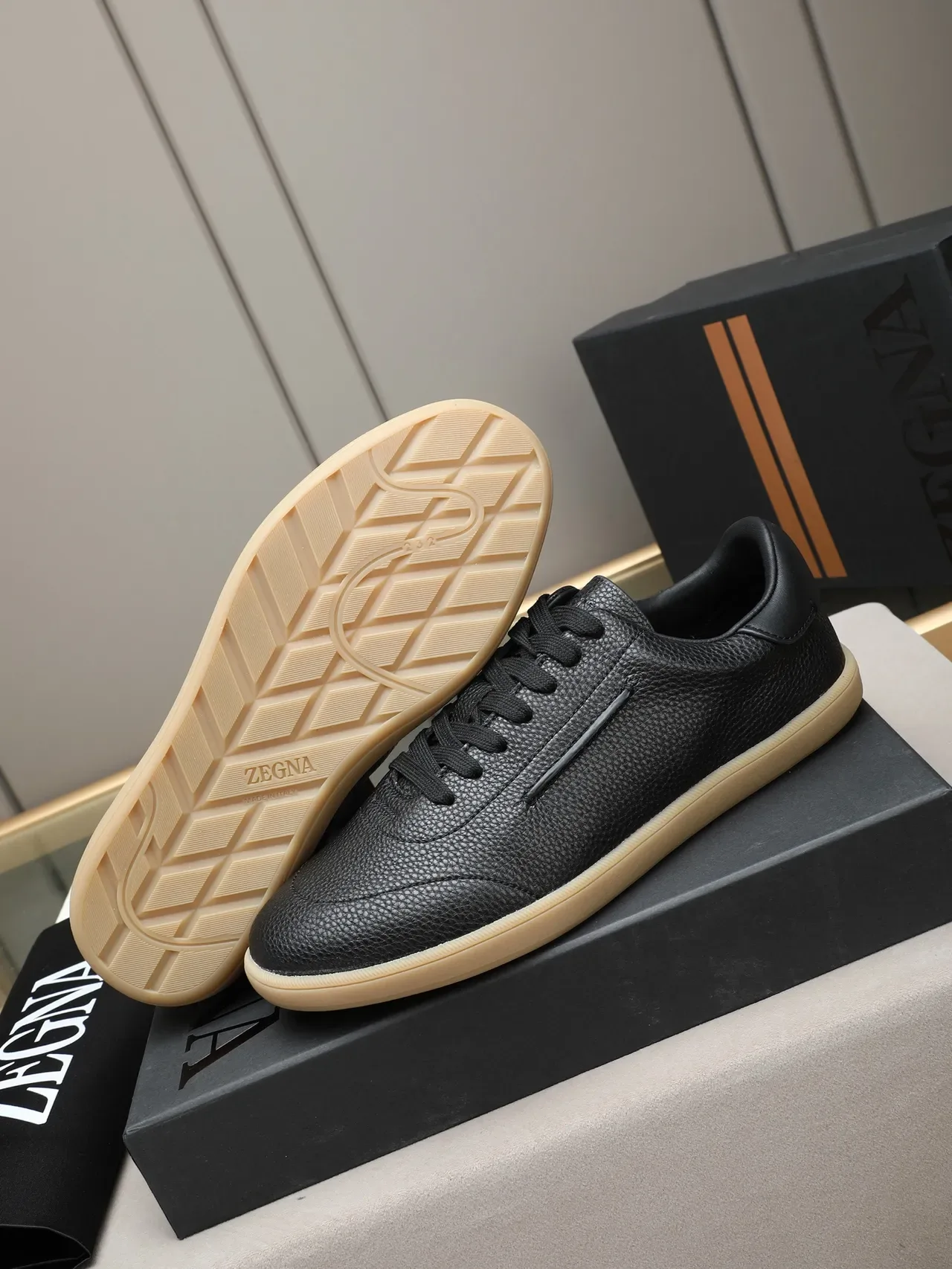 Black Beige Pebbled Texture Gum Sole Sneakers 4