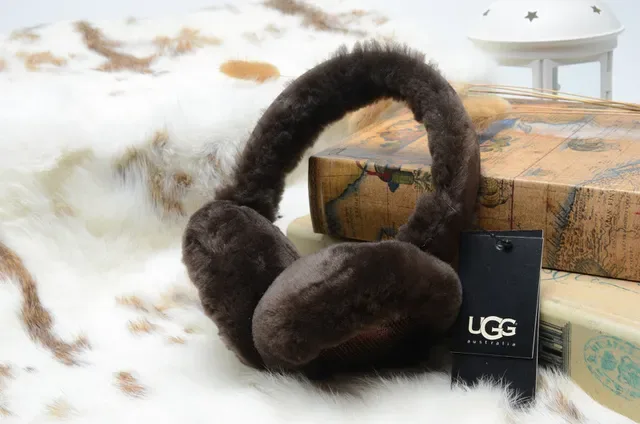 Black Brown Fur-Lined Mesh Interior Beanie 19