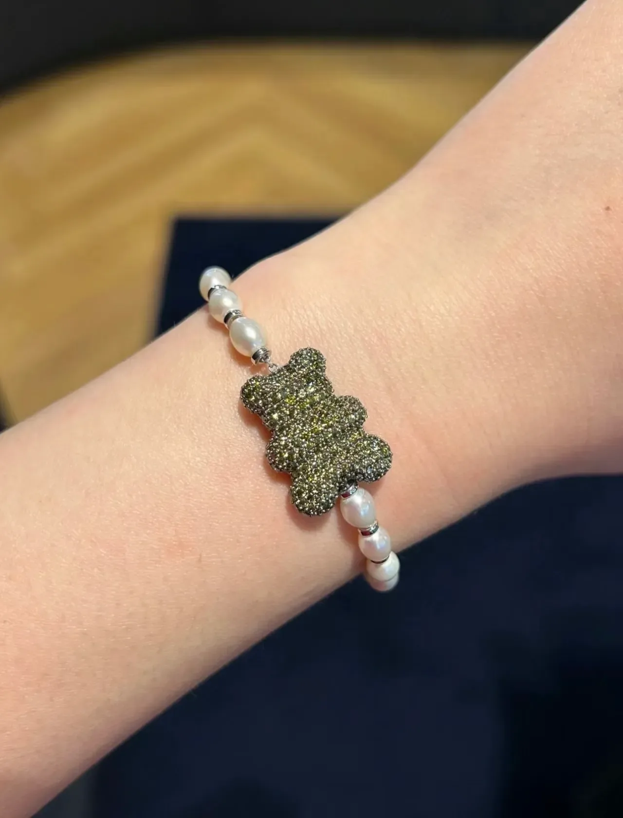 Black Crystal Bear Charm and Pearl Bead Stretch Bracelet 4