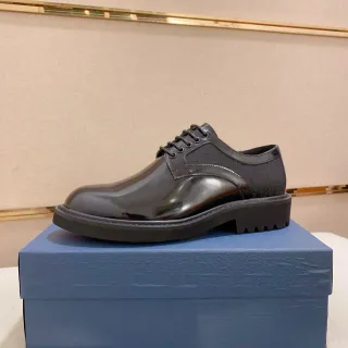 Black Glossy-Matte Two-Tone Cap-Toe Lug Sole Oxford Shoe