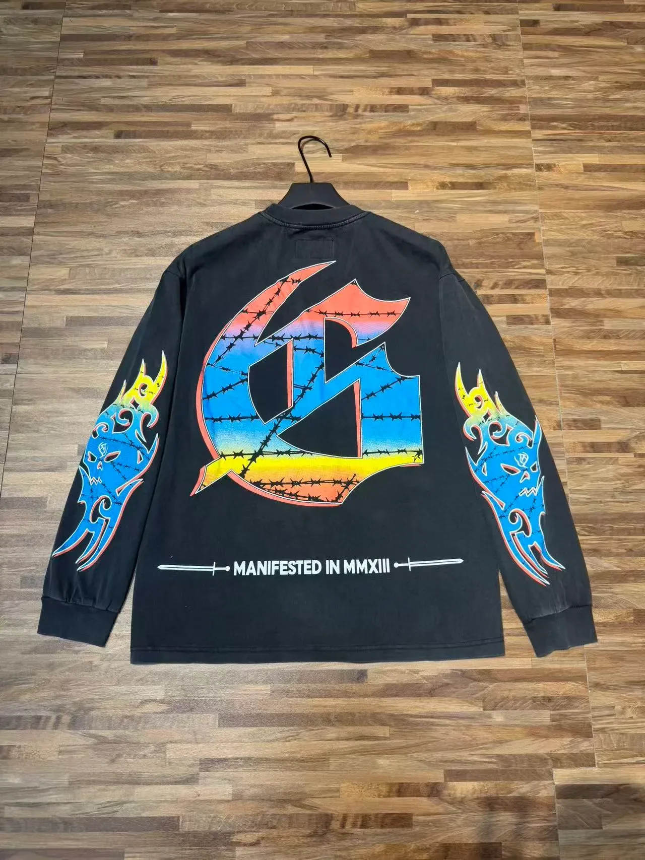 Black Graphic-Print Long-Sleeve Oversized T-Shirt 6