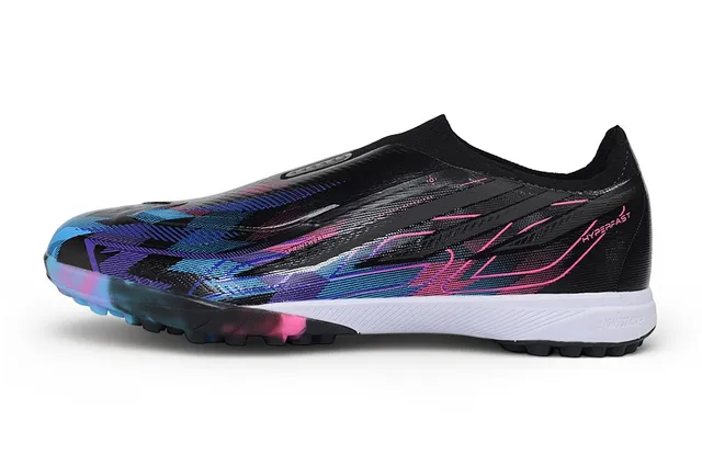 Zapatillas de fútbol turf negras multicolor con upper slip-on ajustado tipo calcetín e impresión gráfica iridiscente 8