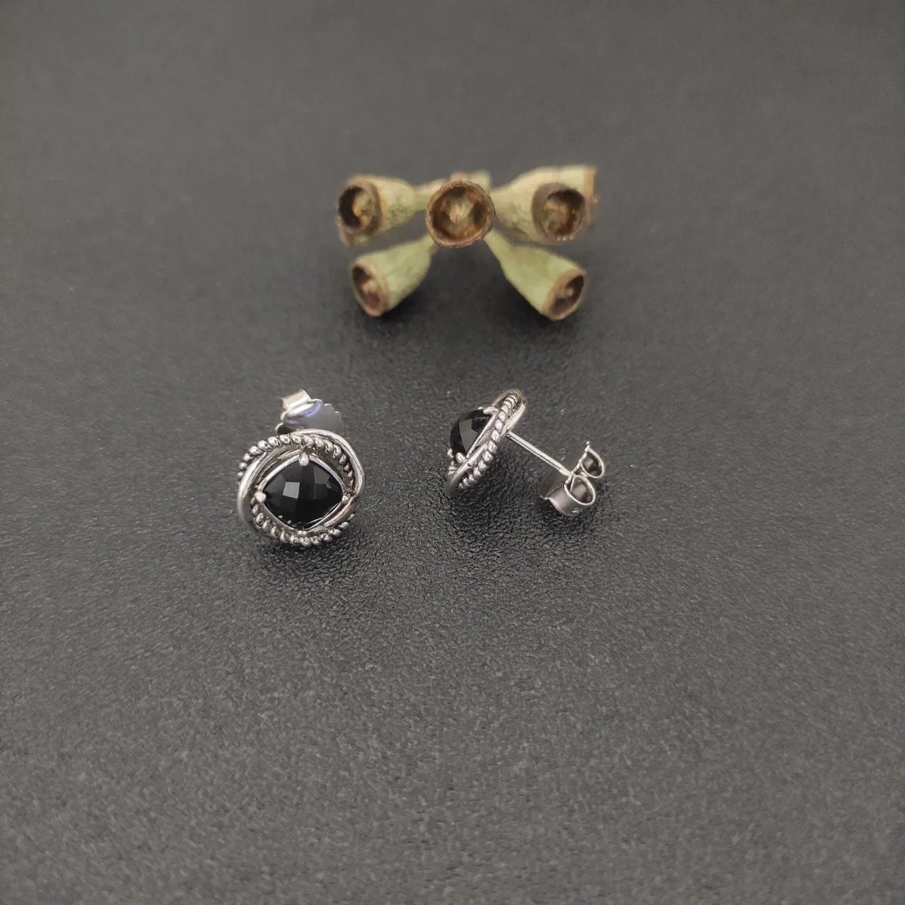 Black Silver Faceted Stone Twisted Rope Bezel Earrings 5