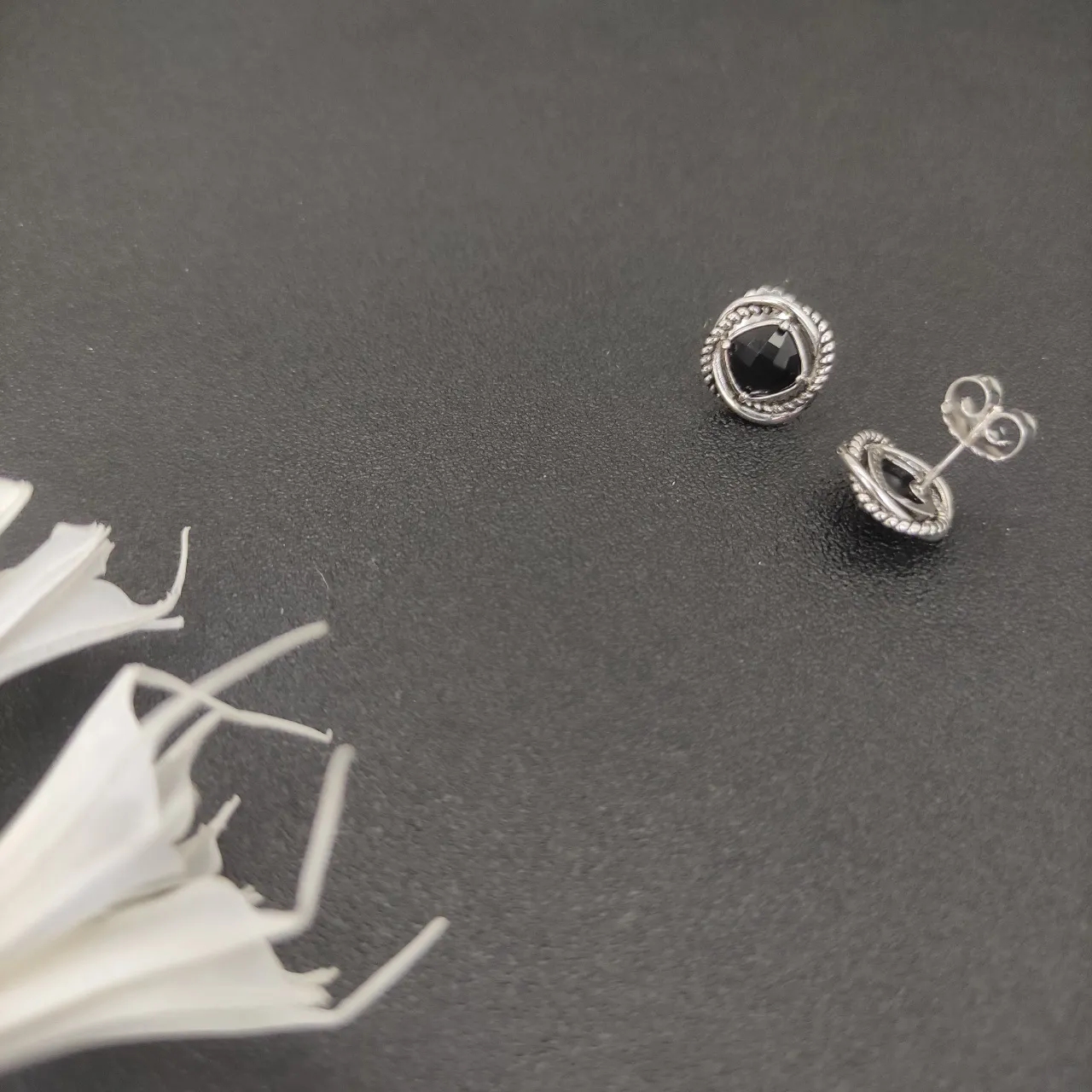 Black Silver Faceted Stone Twisted Rope Bezel Earrings 6