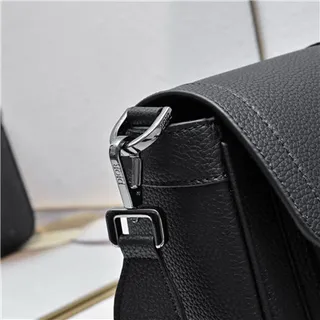 Black Structured Leather-Effect Adjustable Webbing Strap Messenger Bag 8