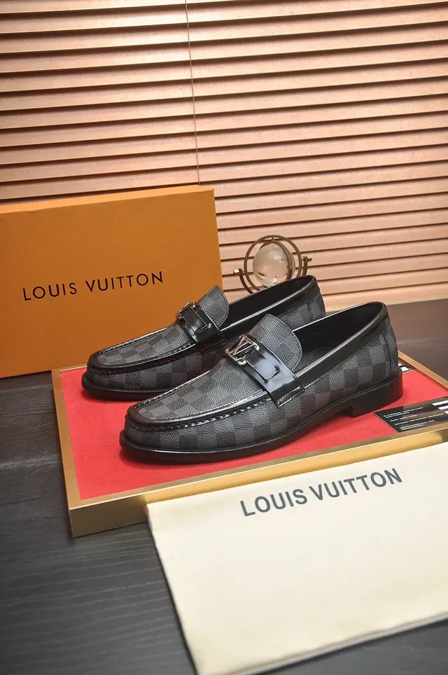 Black Textured Leather Bit Strap Loafer 7