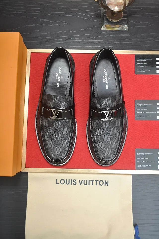 Black Textured Leather Bit Strap Loafer 9